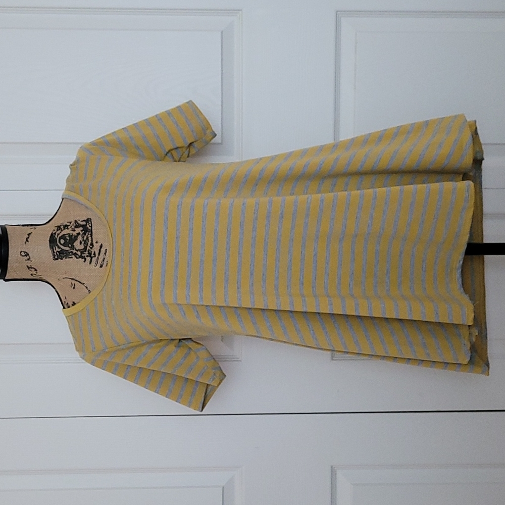 ☺️Lularoe Perfect Tee
